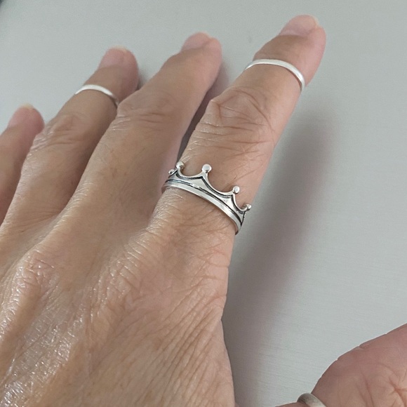 👑👑TOP SELLER 👑👑 Sterling Silver Crown Ring - Picture 7 of 8